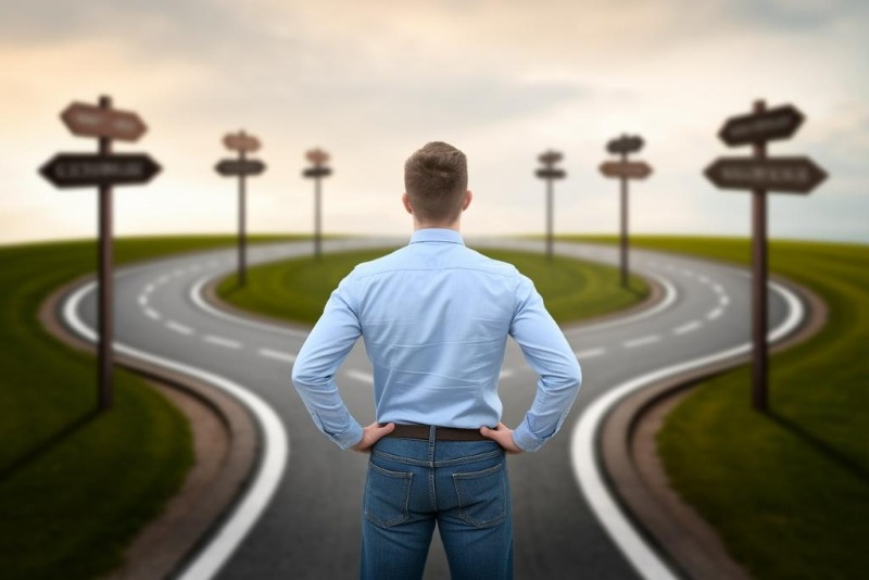 man can't decide which way to go due to executive functioning